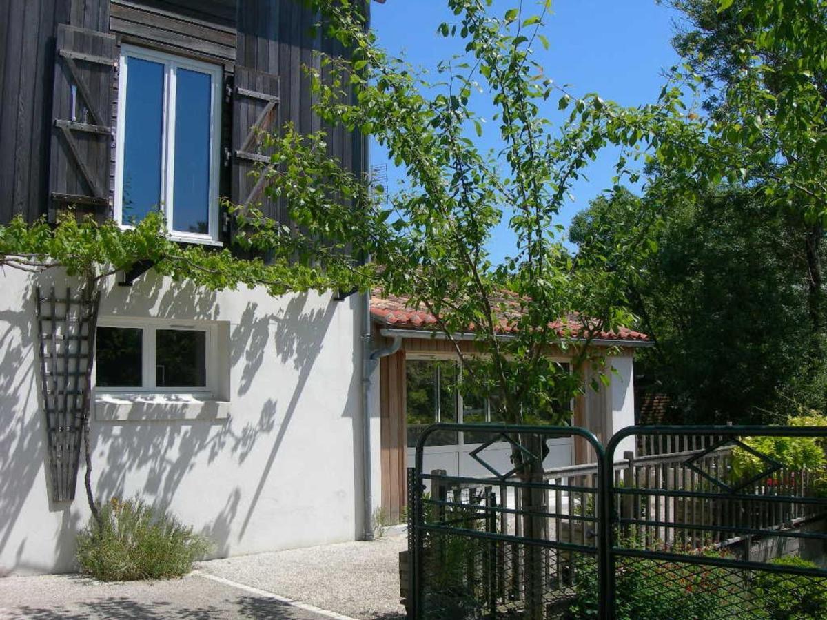 Вилла Gite Charmant Au Bord De L'Eau Avec Canoes, Terrasse Et Jardin A Damvix, Au Coeur Du Marais Poitevin. - Fr-1-426-354 Экстерьер фото