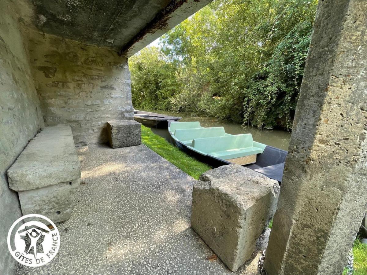 Вилла Gite Charmant Au Bord De L'Eau Avec Canoes, Terrasse Et Jardin A Damvix, Au Coeur Du Marais Poitevin. - Fr-1-426-354 Экстерьер фото